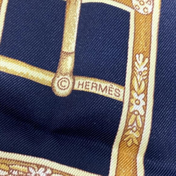 Auth HERMES Carre 70 - Black Blue Multi Silk Scarf - Picture 5 of 5